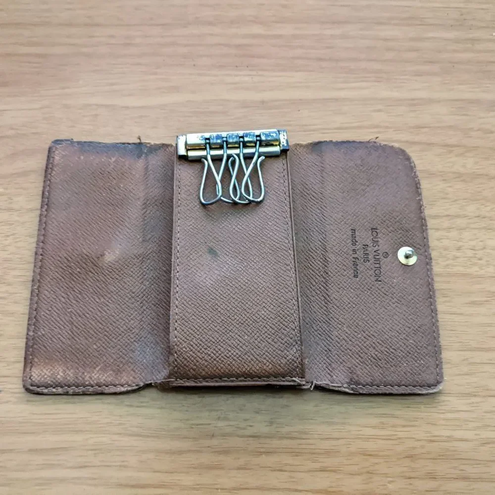 Louis Vuitton Monogram Key Holder/Wallet #1170💥PRICE DROP💥
